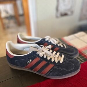 Adidas Gazelle Blue and Red Sneakers -worn 1x